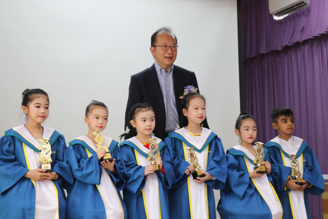 上海總會出席協康會上海總苗幼稚園第四屆畢業典禮。